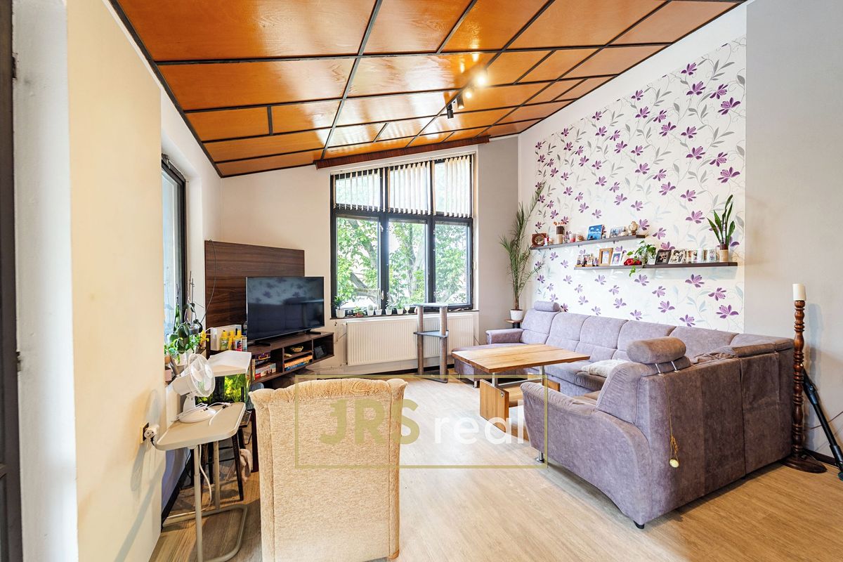 Prodej rodinného domu 230 m², pozemek 793 m² – fotografie 3