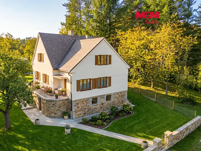 Prodej rodinného domu 198 m², pozemek 2298 m², Račice – náhled fotky 1