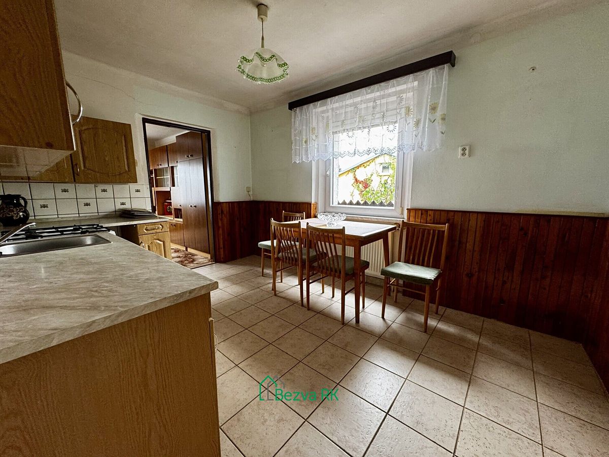 Prodej rodinného domu 275 m², pozemek 789 m² – fotografie 4