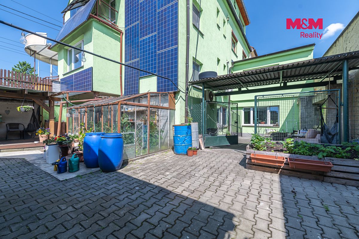 Prodej rodinného domu 422 m², pozemek 489 m² – fotografie 4