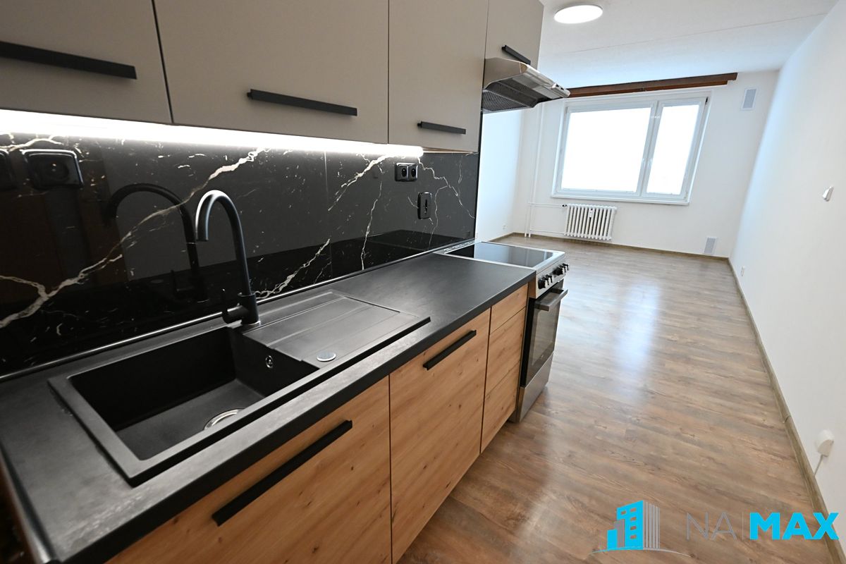 Pronájem bytu 1+kk 30 m² – fotografie 4