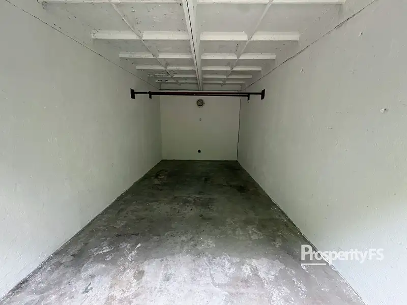 Pronájem garáže 21 m², Slaný – náhled fotky 1