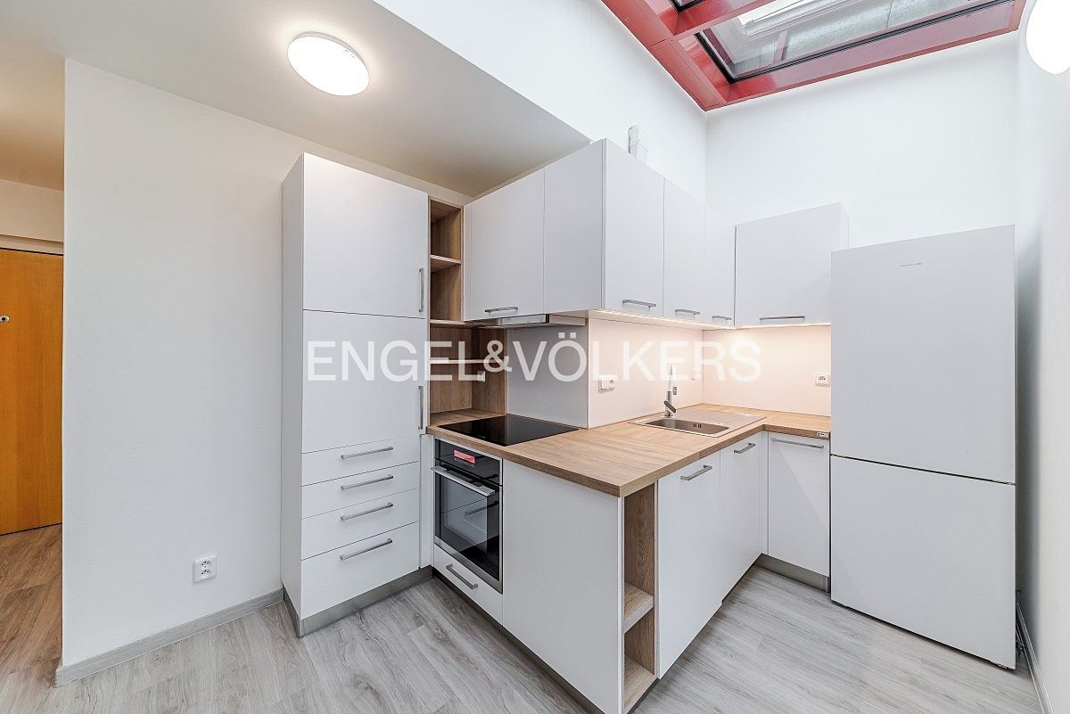 Pronájem bytu 4+1 80 m² – fotografie 2