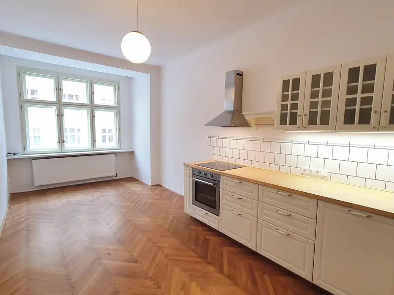 Pronájem bytu 3+1 96 m², Praha – náhled fotky 2