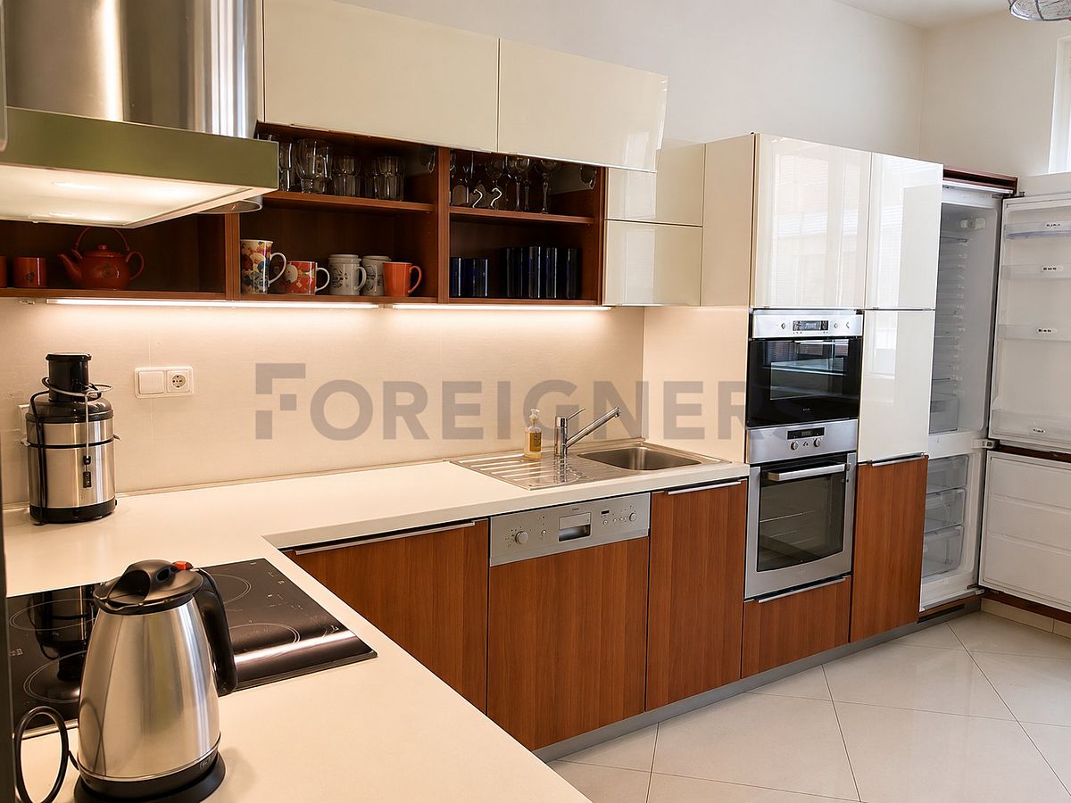 Pronájem bytu 2+1 80 m² – fotografie 2