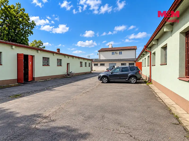 Pronájem obchodního prostoru 340 m², Staré Hradiště – náhled fotky 2