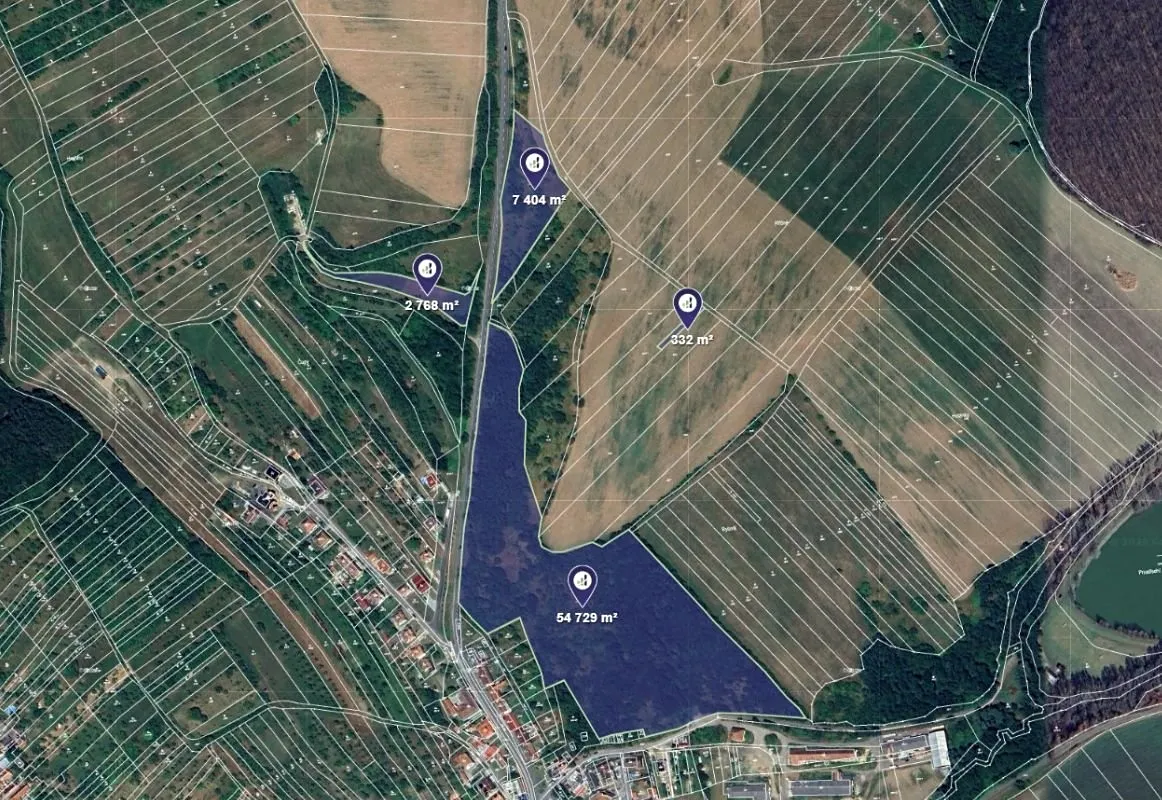 Prodej podílu 1/42 pozemku 1740 m²
