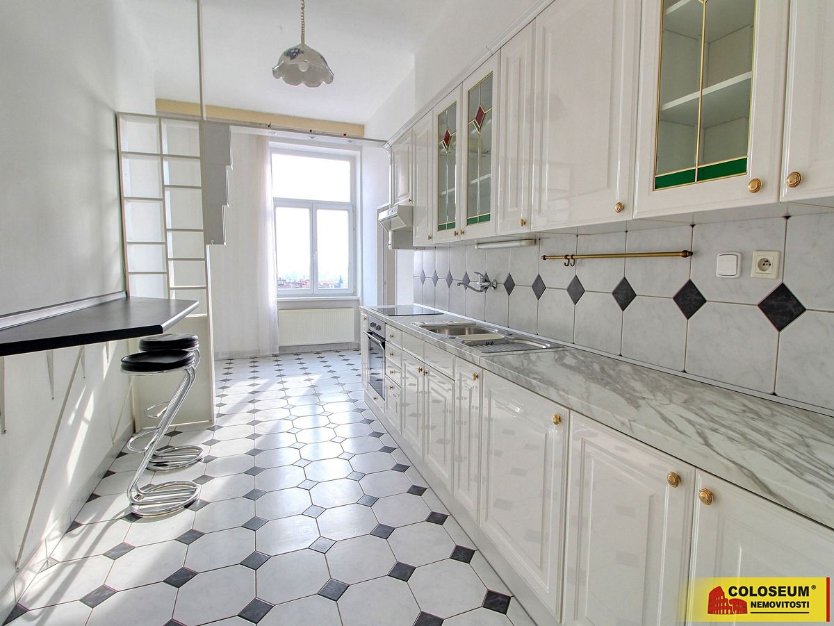 Pronájem bytu 3+1 96 m² – fotografie 3