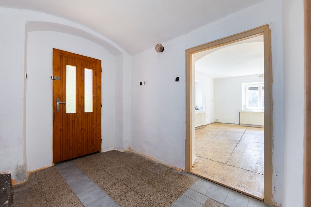 Prodej rodinného domu 140 m², pozemek 1911 m² – fotografie 3