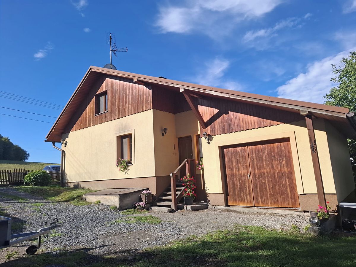 Prodej rodinného domu 180 m², pozemek 1000 m² – fotografie 4