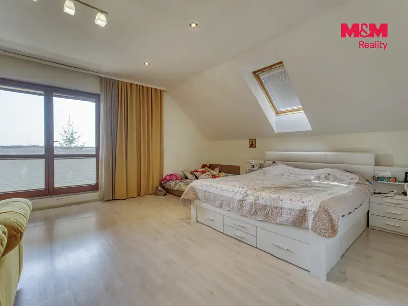 Prodej rodinného domu 266 m², pozemek 803 m², Zruč-Senec – náhled fotky 3