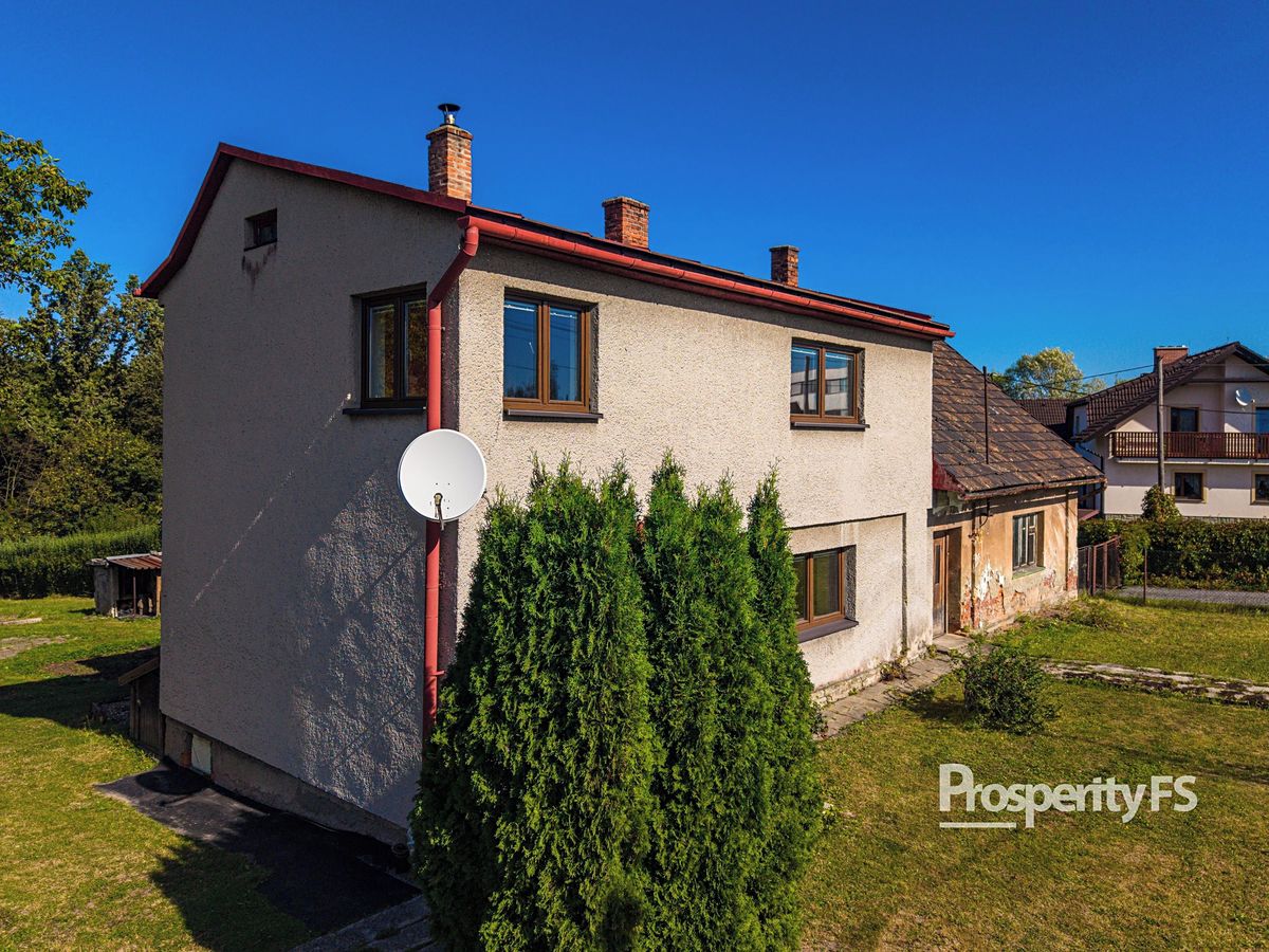 Prodej rodinného domu 180 m², pozemek 3422 m²