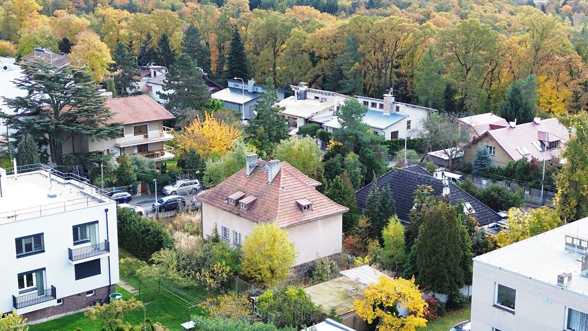 Prodej stavebního pozemku 957 m² – fotografie 3