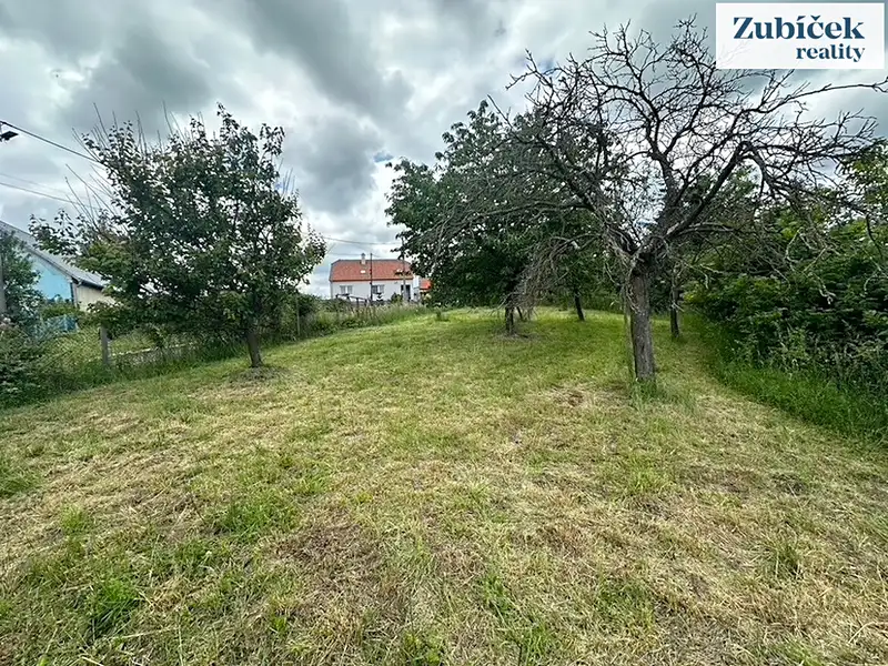 Prodej stavebního pozemku 1090 m², Újezdec – náhled fotky 2