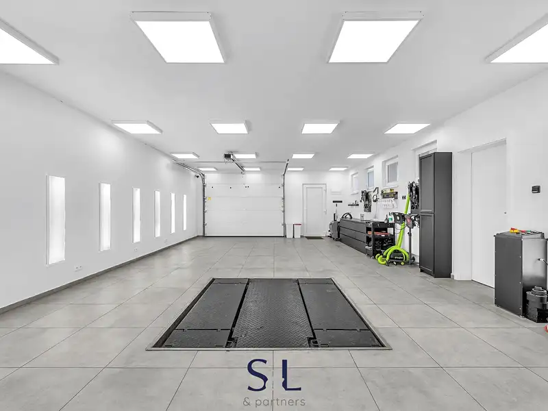 Prodej obchodního prostoru 325 m², Nový Bor – náhled fotky 2