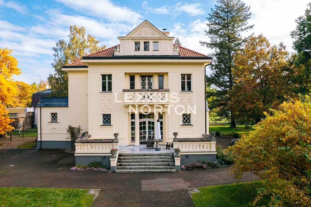 Prodej vily 382 m², pozemek 8500 m² – fotografie 3