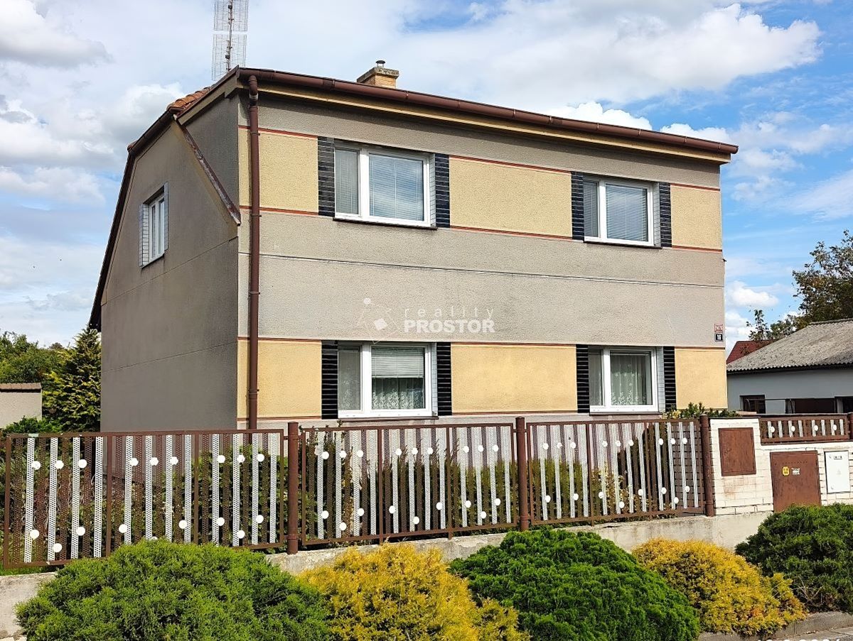 Prodej rodinného domu 143 m², pozemek 634 m² – fotografie 2