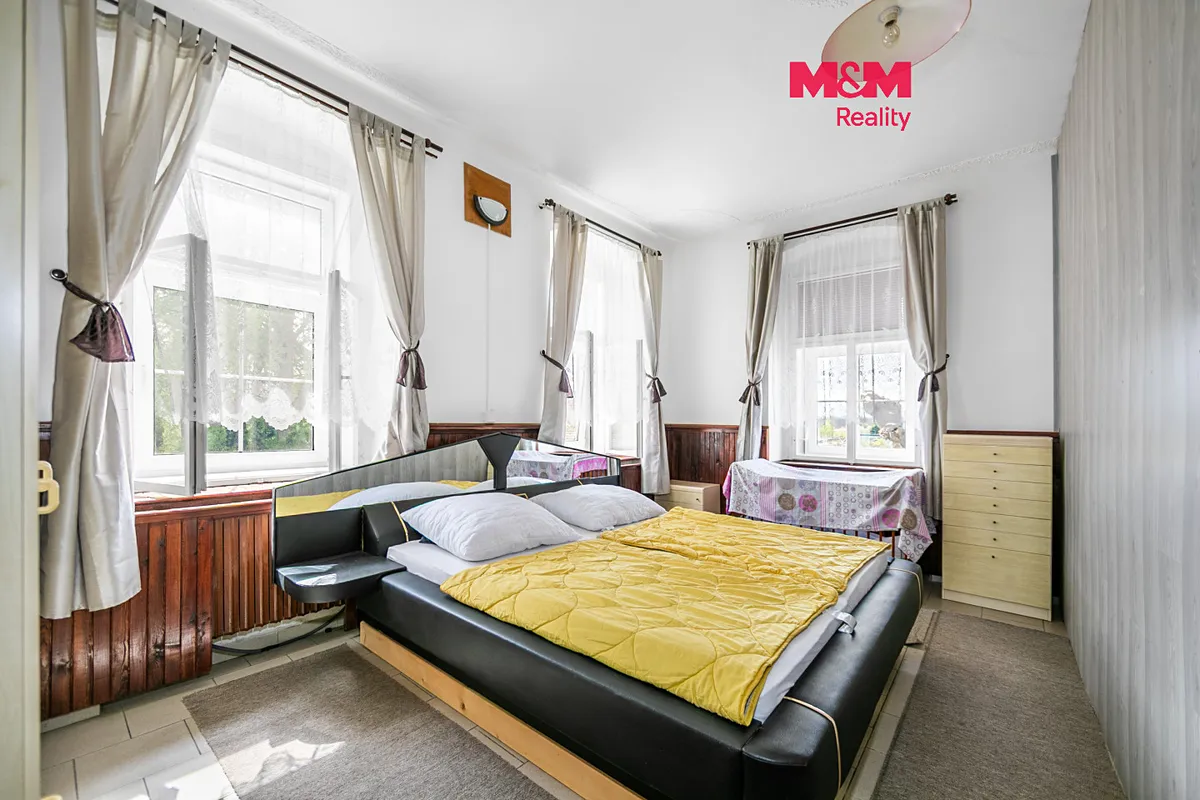 Prodej rodinného domu 371 m², pozemek 603 m²
