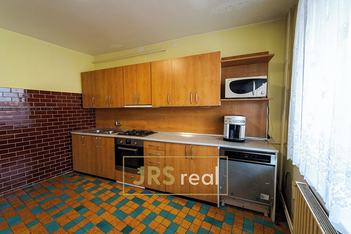Prodej rodinného domu 200 m², pozemek 437 m² – fotografie 4