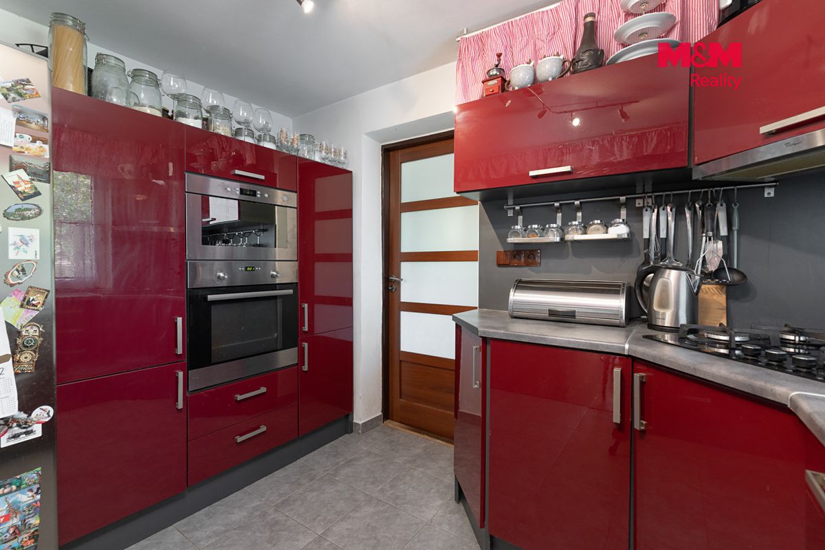 Prodej rodinného domu 202 m², pozemek 1002 m² – fotografie 4