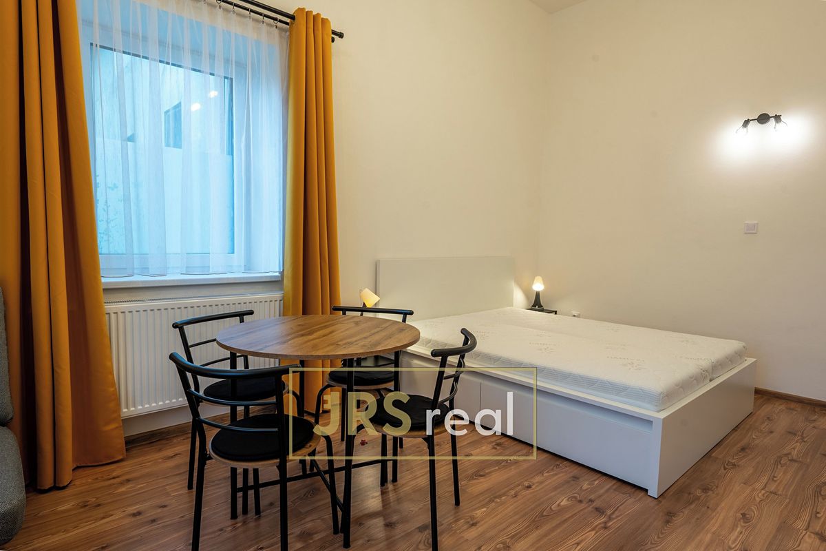 Pronájem bytu 1+kk 30 m² – fotografie 2