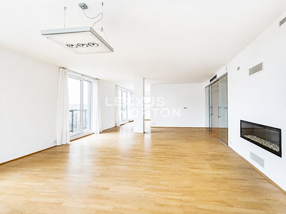 Pronájem bytu 5+kk 185 m² – fotografie 2
