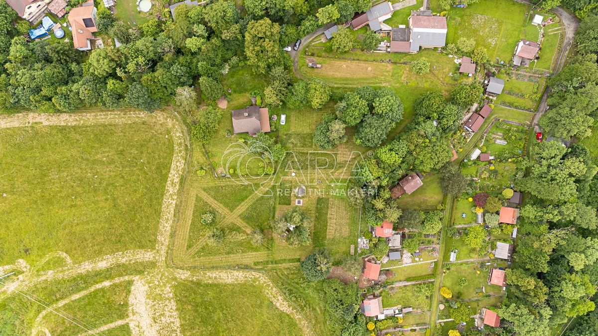 Prodej stavebního pozemku 3674 m² – fotografie 2