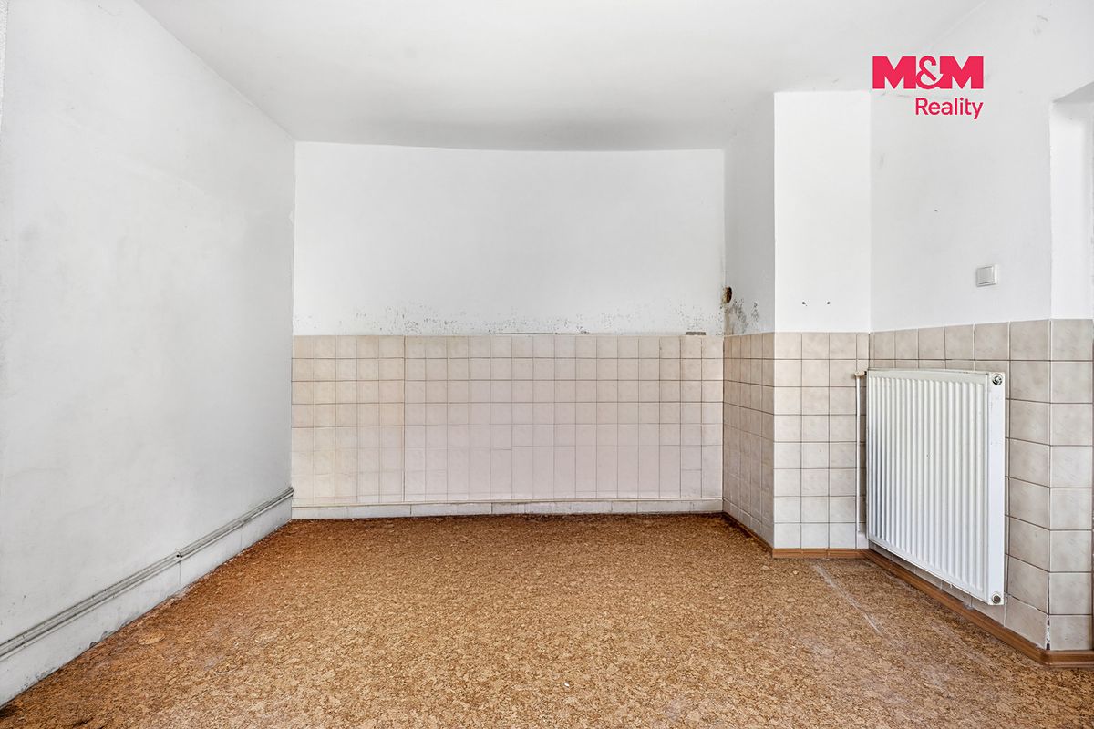 Prodej rodinného domu 180 m², pozemek 585 m² – fotografie 4