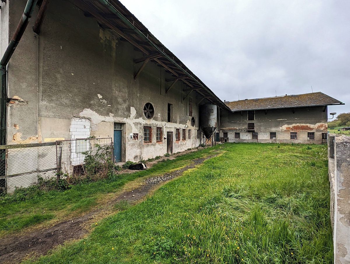 Prodej skladového prostoru 1900 m² – fotografie 2