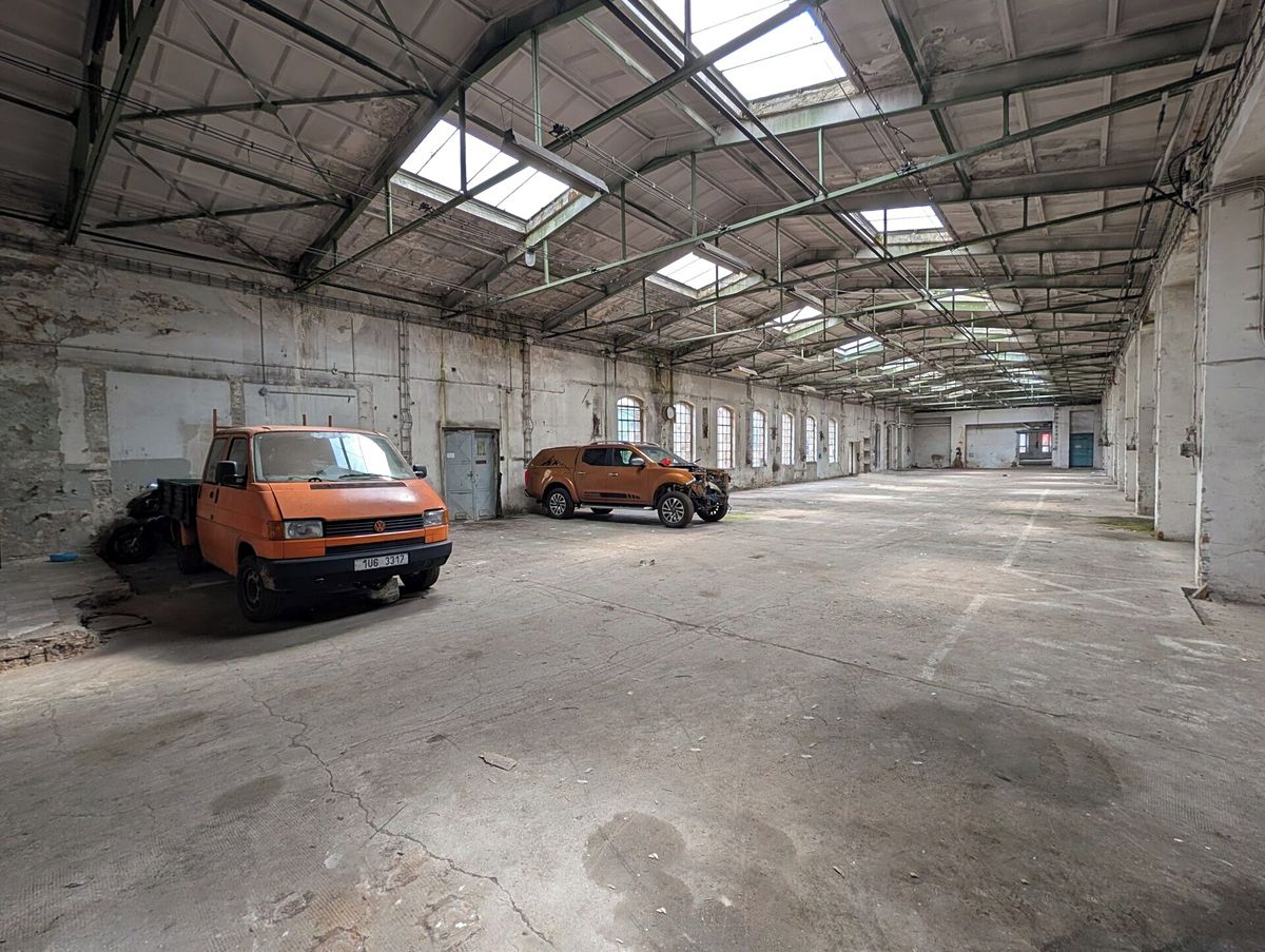 Pronájem skladového prostoru 770 m² – fotografie 3