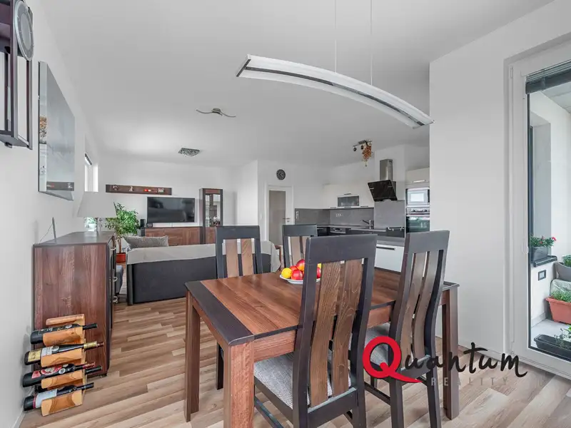 Prodej bytu 4+kk 108 m², Praha – náhled fotky 2