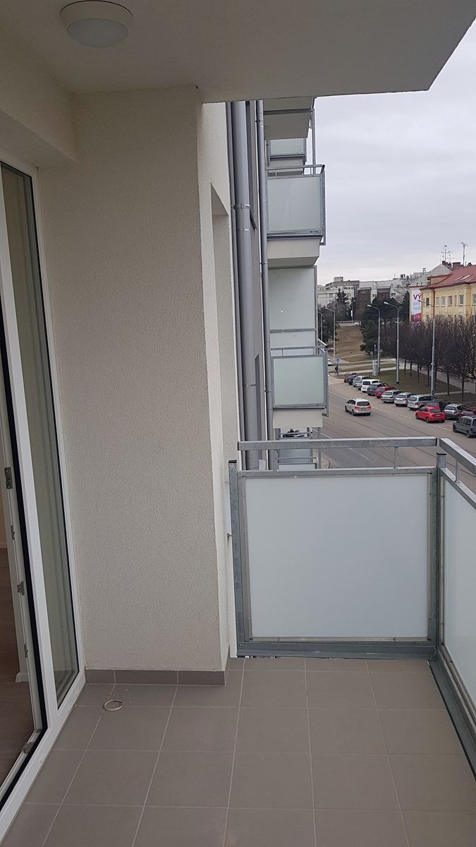 Pronájem bytu 1+kk 34 m² – fotografie 3