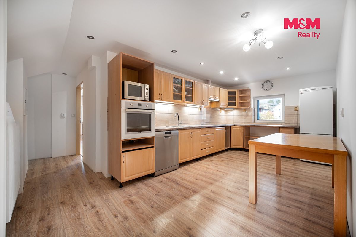 Prodej rodinného domu 150 m², pozemek 375 m² – fotografie 3