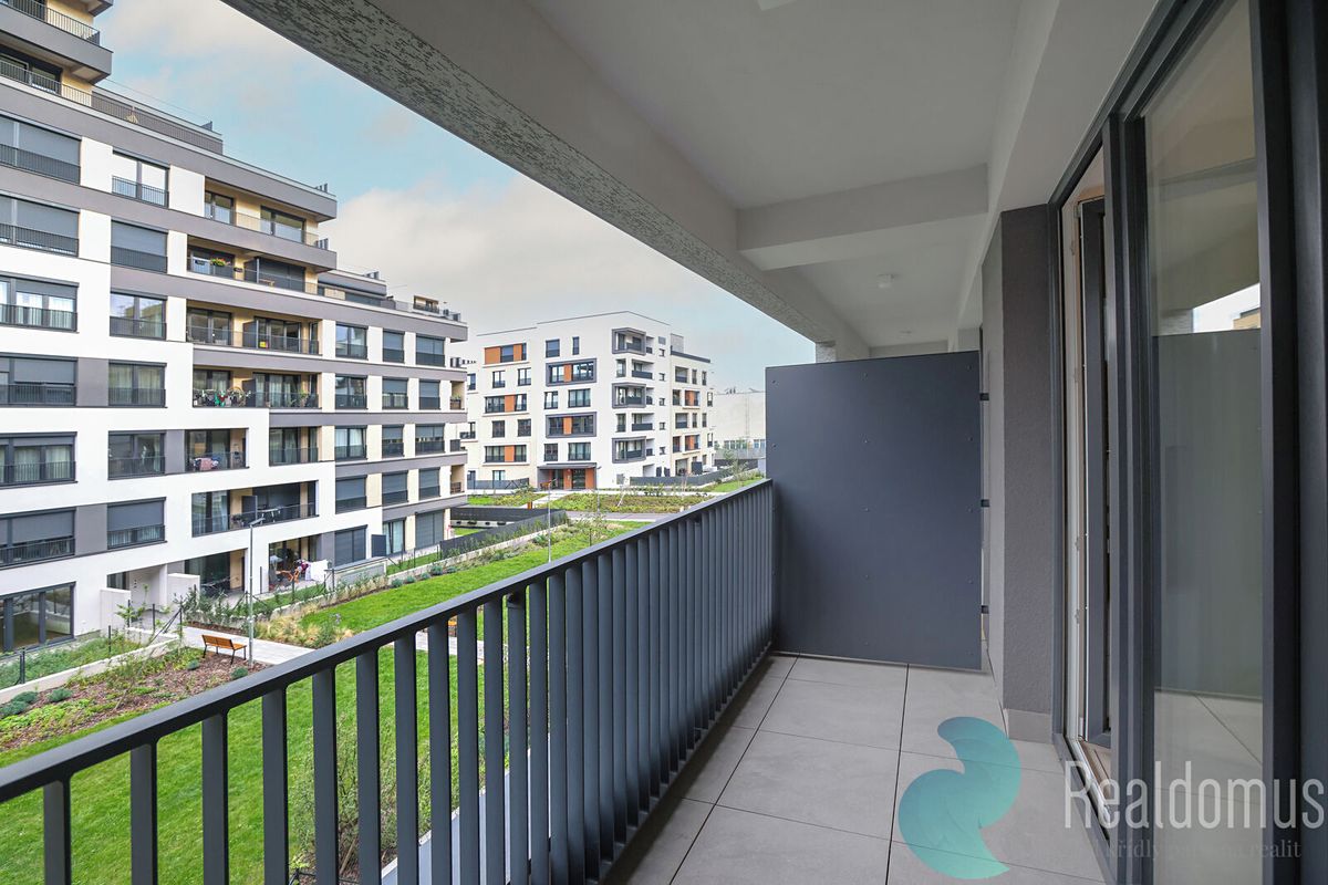 Pronájem bytu 1+kk 32 m² – fotografie 3