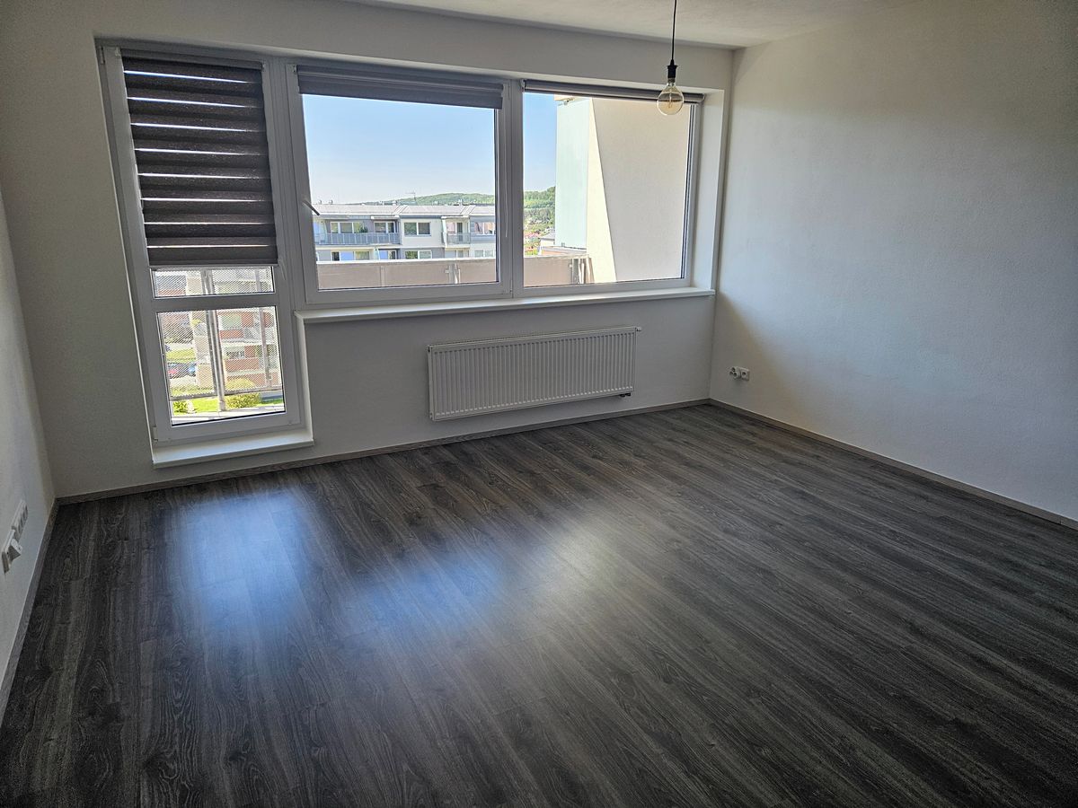 Pronájem bytu 1+kk 36 m² – fotografie 3