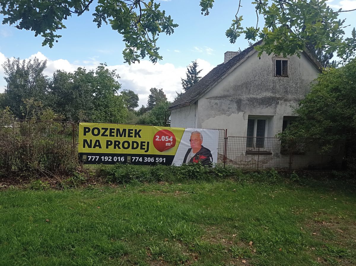 Prodej stavebního pozemku 2054 m² – fotografie 3