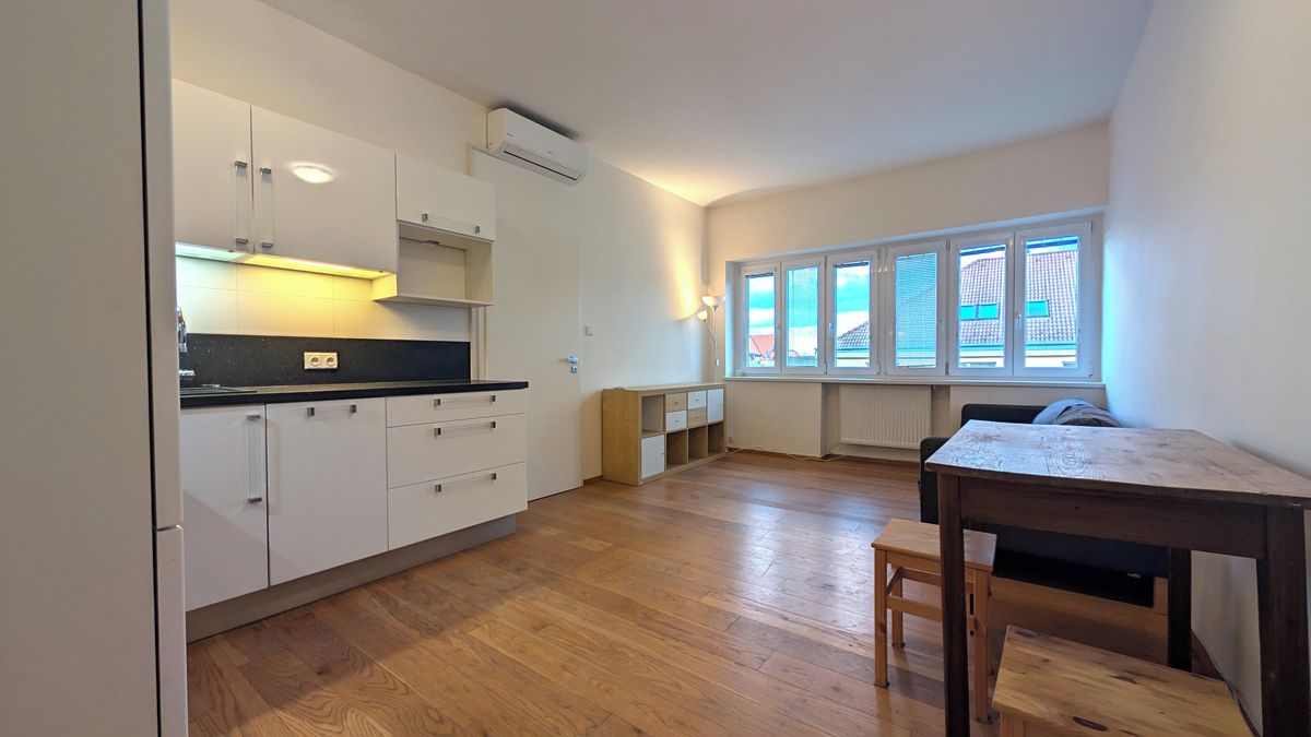 Pronájem bytu 2+kk 48 m² – fotografie 3