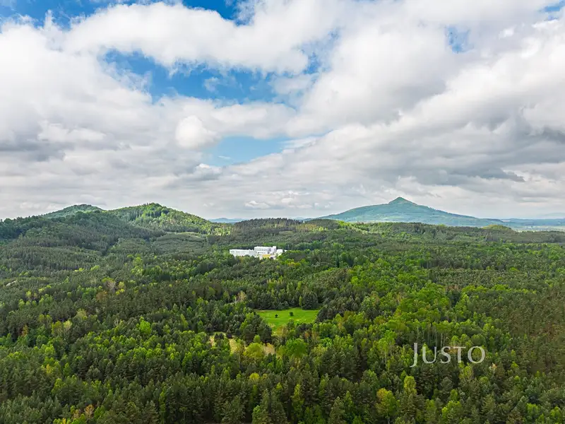 Prodej stavebního pozemku 1647 m², Hamr na Jezeře – náhled fotky 2