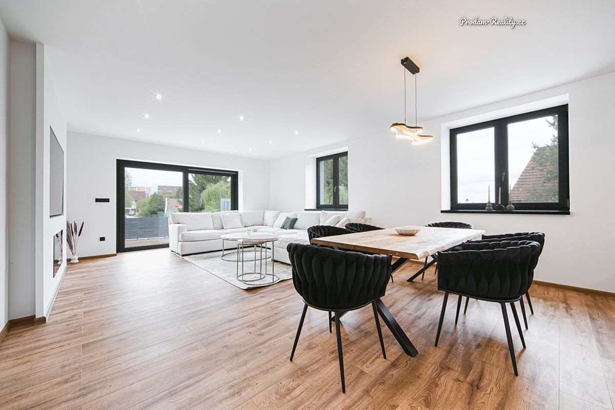Prodej rodinného domu 160 m², pozemek 372 m² – fotografie 3