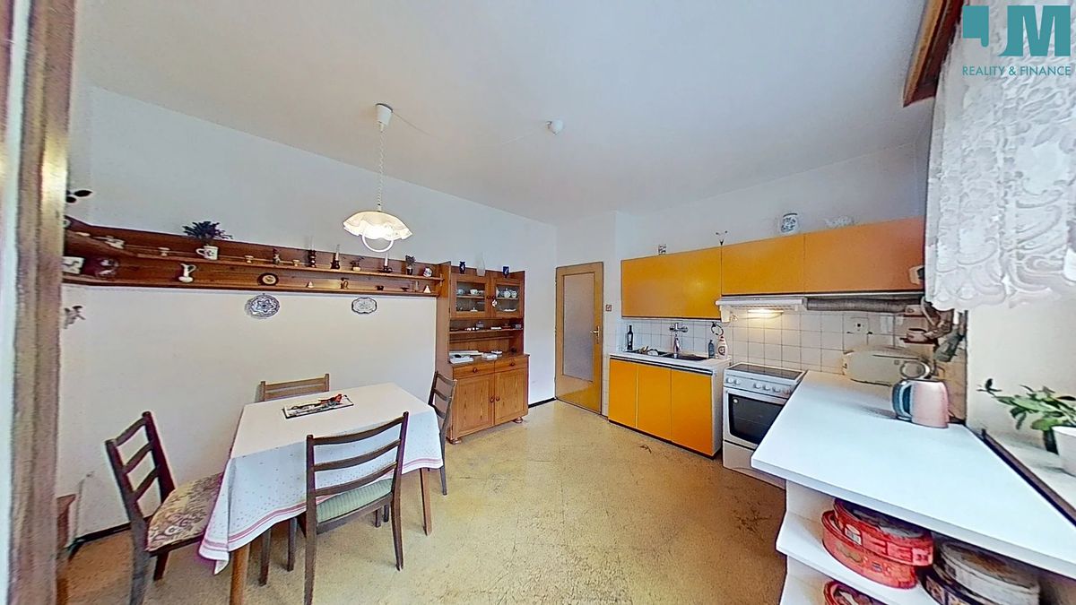 Pronájem rodinného domu 207 m², pozemek 69 m² – fotografie 3