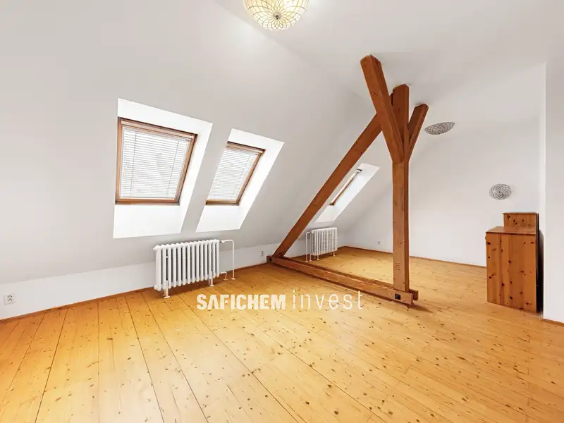 Prodej bytu 2+1 104 m², Praha – náhled fotky 3
