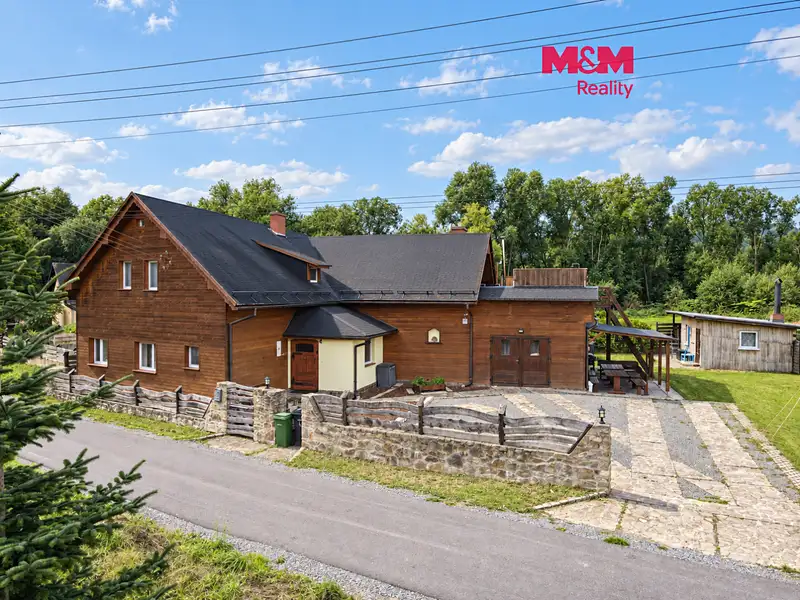 Prodej rodinného domu 300 m², pozemek 1450 m², Město Albrechtice – náhled fotky 1
