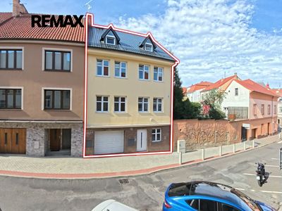 Pronájem rodinného domu 220 m², pozemek 225 m²