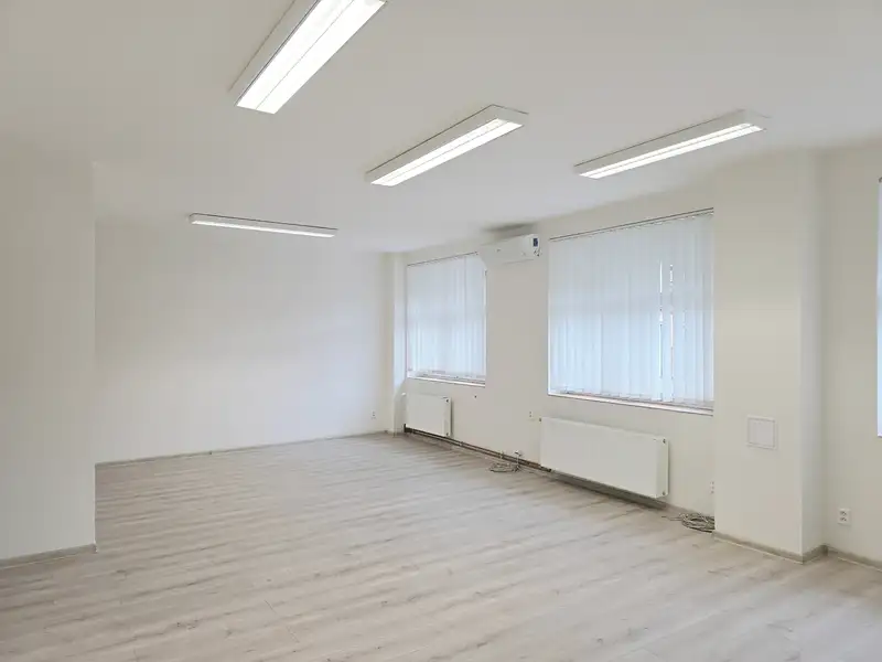 Pronájem kanceláře 72 m², Praha – náhled fotky 1