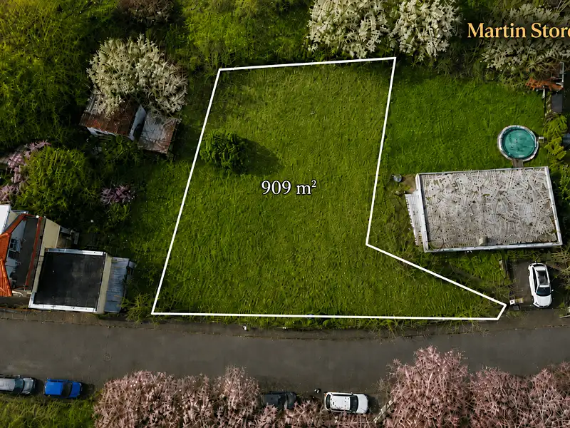 Prodej stavebního pozemku 909 m², Praha – náhled fotky 3