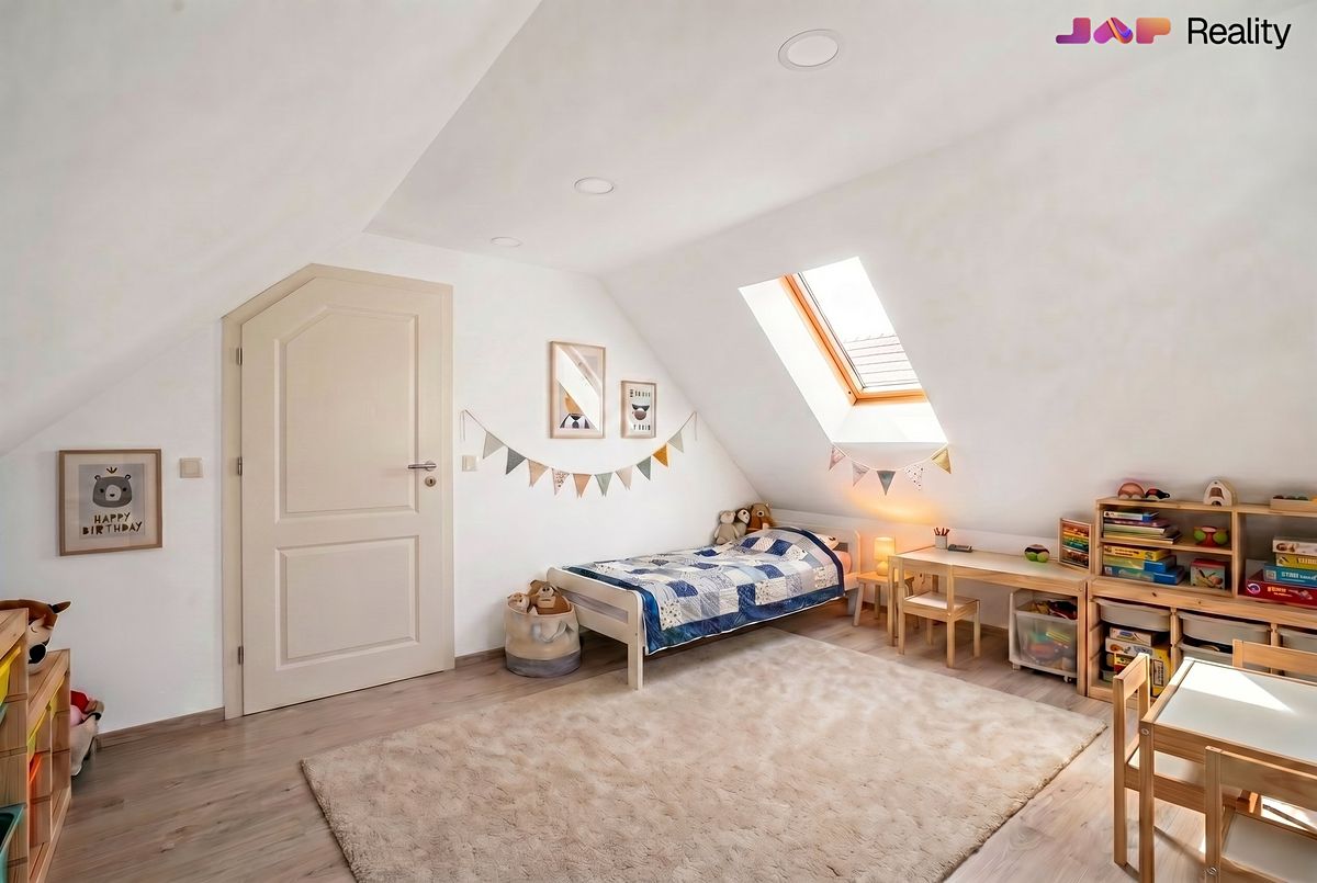 Prodej rodinného domu 139 m², pozemek 447 m² – fotografie 5