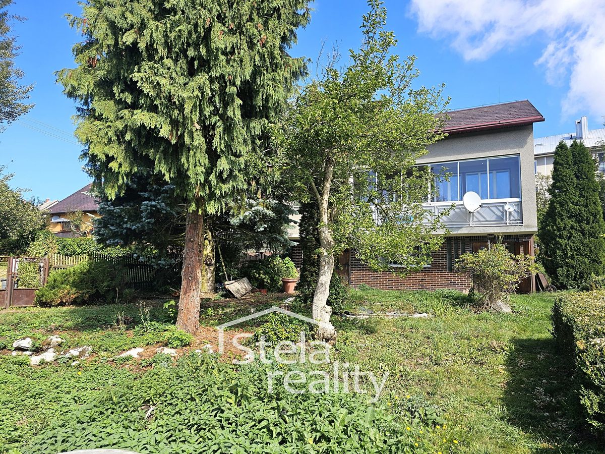 Prodej rodinného domu 205 m², pozemek 1248 m² – fotografie 2