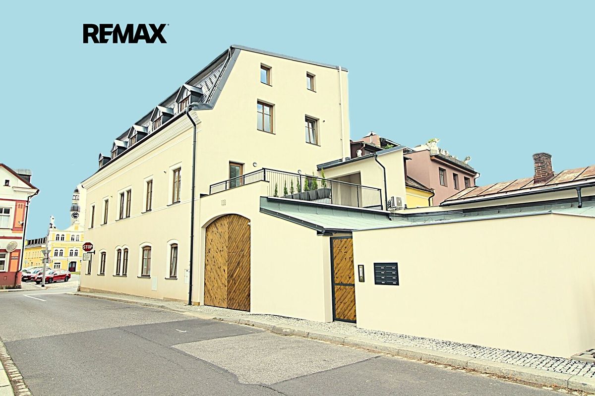 Pronájem bytu 1+kk 42 m²