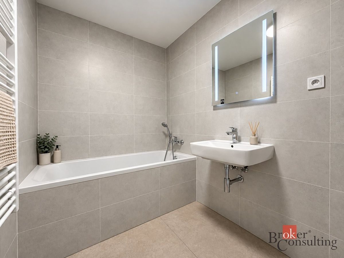 Pronájem bytu 2+kk 57 m² – fotografie 3
