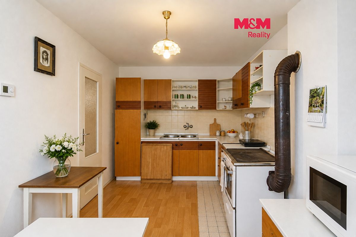 Prodej rodinného domu 100 m², pozemek 854 m²